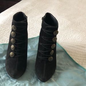 Guess boots